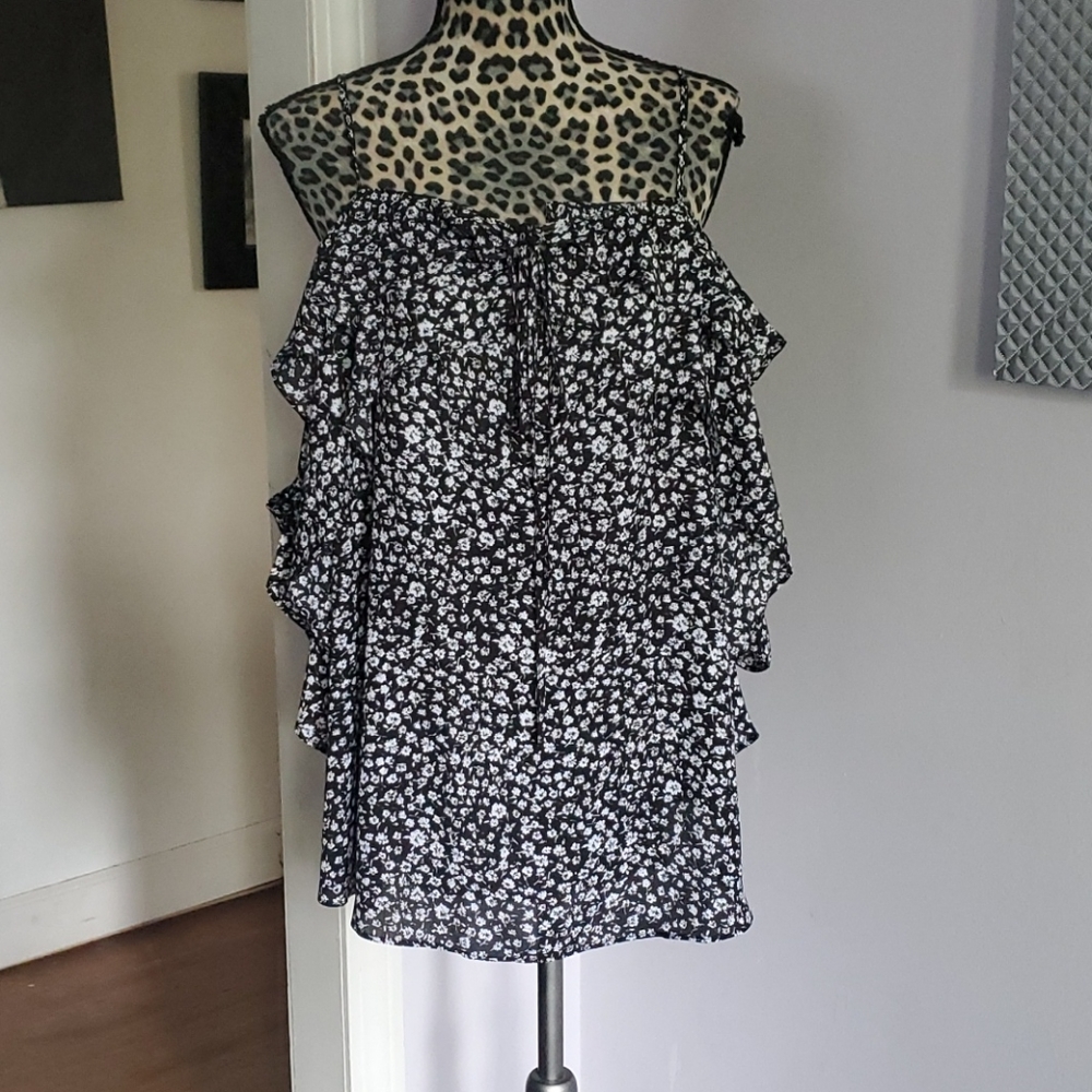 a.n.a Black & White Floral Cold Shoulder Blouse.